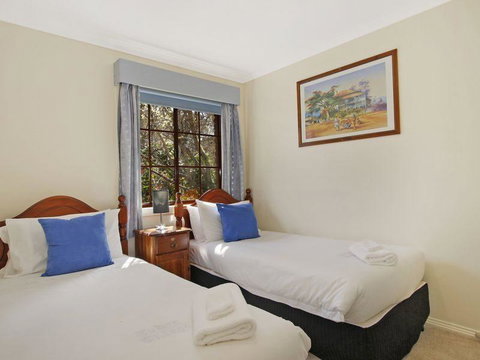 Cedar Cottage - Tudor Village - Tourism Caloundra 0