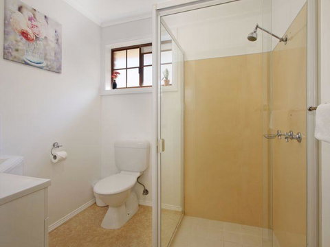 Cedar Cottage - Tudor Village - Tourism Caloundra 1