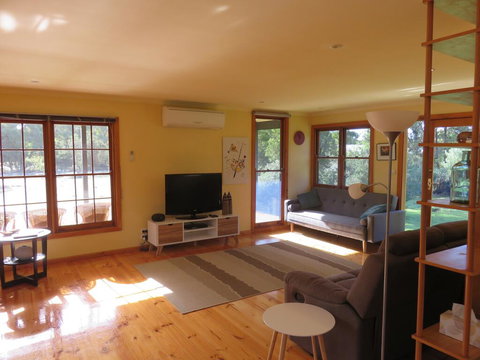 Cedar Cottage Nelson-2 Acre Retreat - Tourism Caloundra 2