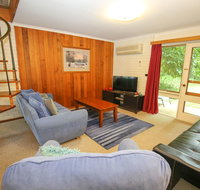 Cedar Holiday Units - Apartment 2 - Tourism Caloundra