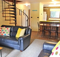 Cedar Holiday Units - Apartment 3 - Tourism Caloundra
