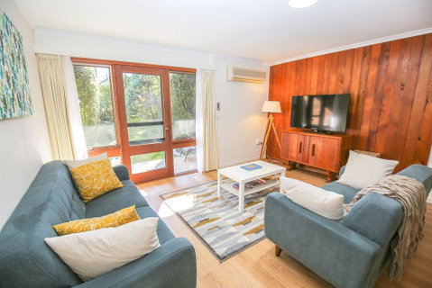 Cedar Holiday Units - Apartment 5 - Tourism Caloundra 1