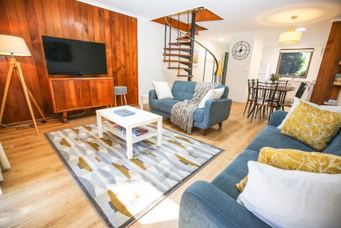 Cedar Holiday Units - Apartment 5 - Tourism Caloundra 0