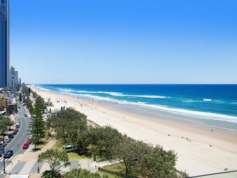 Central Surfers Paradise - Absolute Beachfront - Tourism Caloundra 0