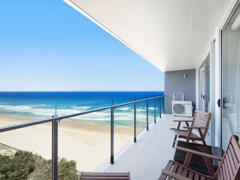 Central Surfers Paradise - Absolute Beachfront - Tourism Caloundra 1