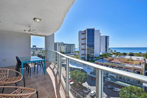 Centrepoint Apartments - Tourism Caloundra 0
