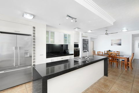Centrepoint Apartments - Tourism Caloundra 2