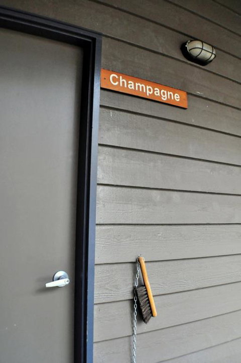 Champagne - Tourism Caloundra 3