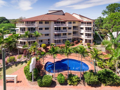 Charlton Apartments - Tourism Caloundra 0