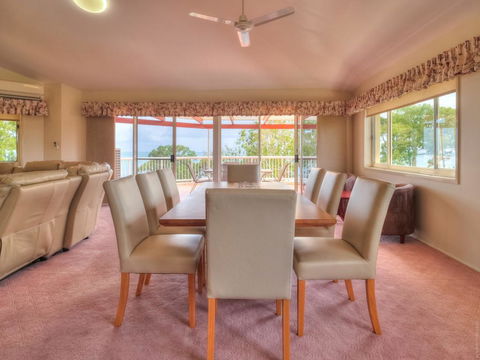 Charlton Apartments On The Esplanade - Tourism Caloundra 3