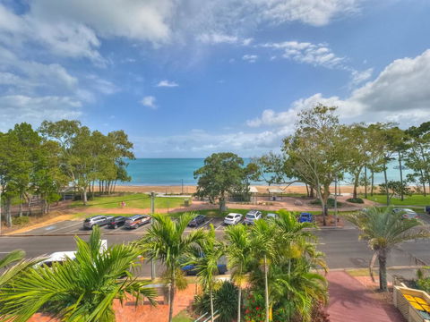 Charlton Apartments On The Esplanade - Tourism Caloundra 2