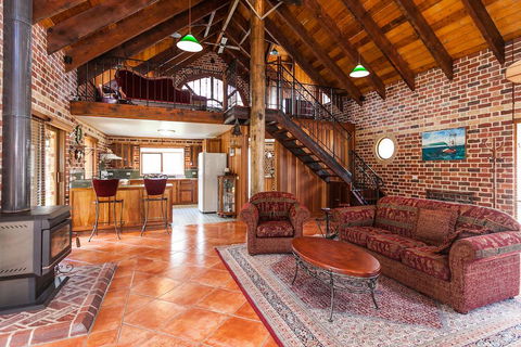 Chianti Cottages - Tourism Caloundra 2
