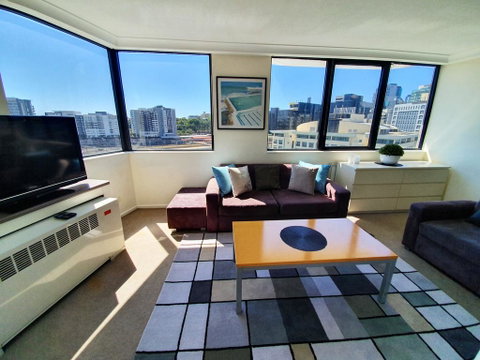 City Sunsets & South Bank , CBD, Views, Pool, Netflix - Tourism Caloundra 1