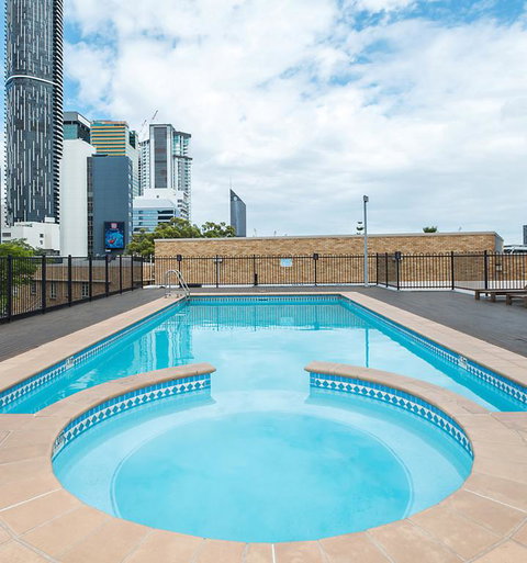 City Sunsets & South Bank , CBD, Views, Pool, Netflix - Tourism Caloundra 3