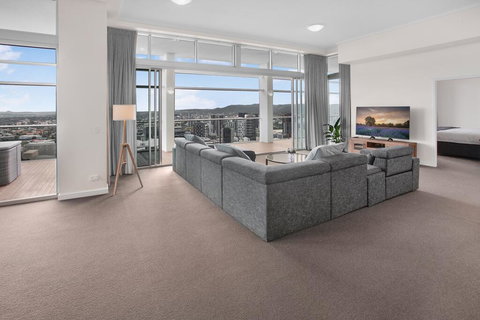 City-Centre Apartment With River Views And Balcony - Tourism Caloundra 2