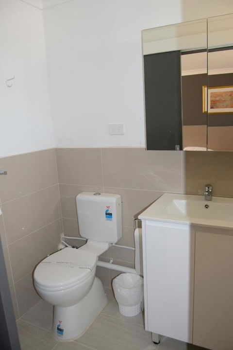 Civic Motor Inn - Tourism Caloundra 3