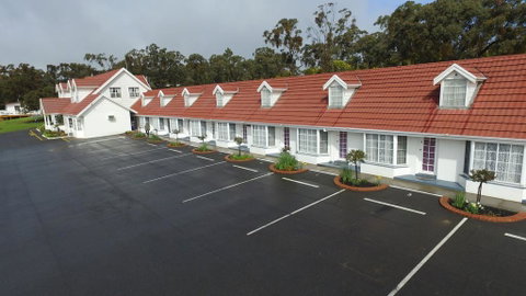 Clare Valley Motel - Tourism Caloundra 2