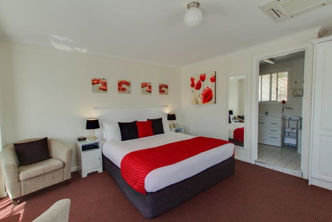 Clare Valley Motel - Tourism Caloundra 3