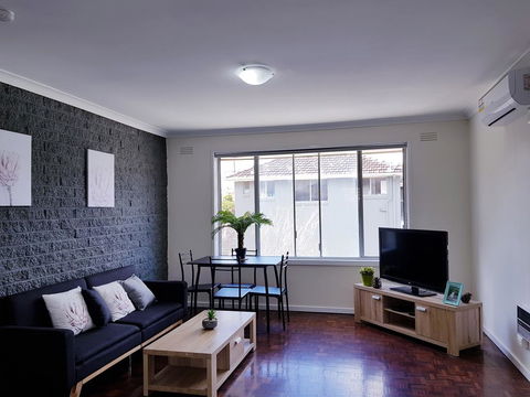 Clayton Apartment - Tourism Caloundra 0
