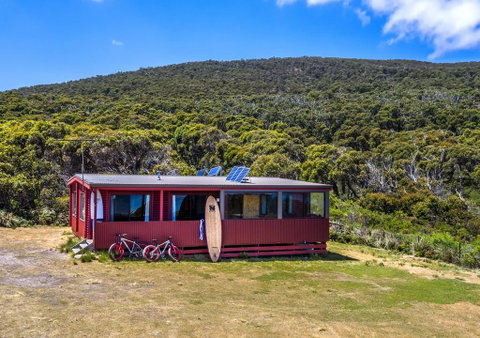 Cloudy Bay Cabin - Tourism Caloundra 1