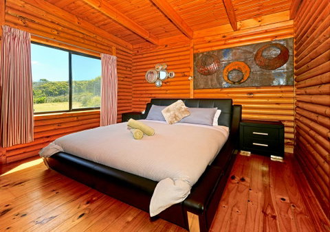 Cloudy Bay Cabin - Tourism Caloundra 3
