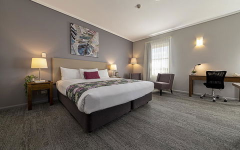 Coachmans Inn Warwick - Tourism Caloundra 2