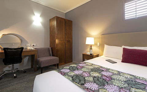 Coachmans Inn Warwick - Tourism Caloundra 3