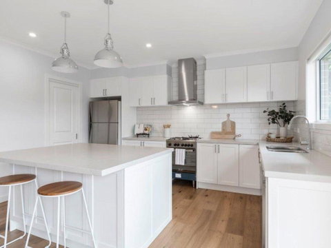 Coastal Luxury Retreat - Tourism Caloundra 0
