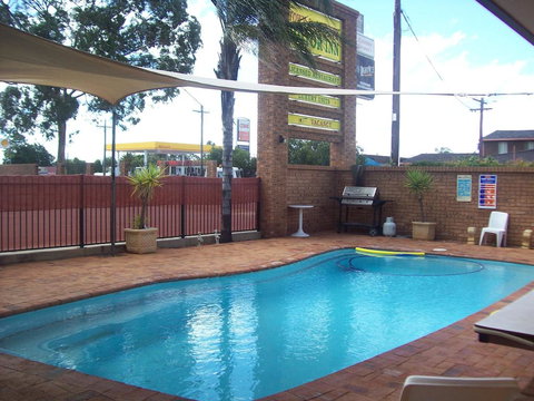 Cobar Town & Country Motor Inn - Tourism Caloundra 0