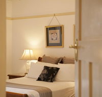 Cobb  Co Court Boutique Hotel - Tourism Caloundra