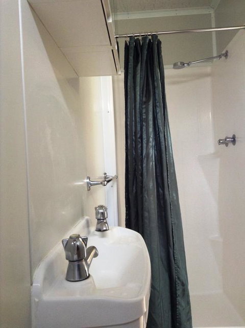 Collie Hills Accommodation Village - Tourism Caloundra 3