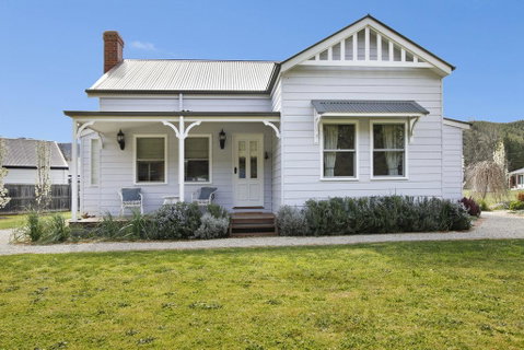 Collins Cottage - Tourism Caloundra 0