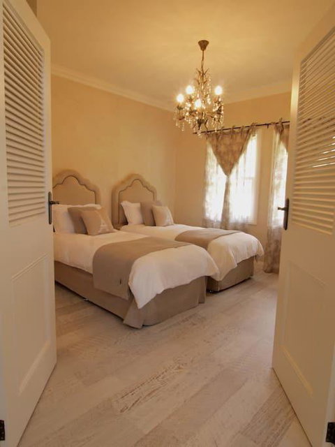 Collins Cottage - Tourism Caloundra 3
