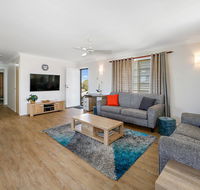 Comfy  Cosy Upstairs - Tourism Caloundra