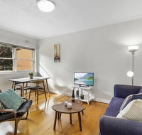 Comfy one-bedroom unit between city and airport - Tourism Caloundra