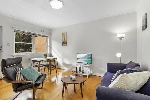 Comfy One-bedroom Unit Between City And Airport - Tourism Caloundra 0