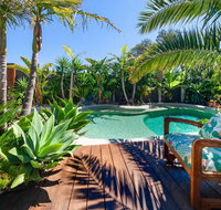 Como Palm Retreat - Tropical Oasis - Tourism Caloundra