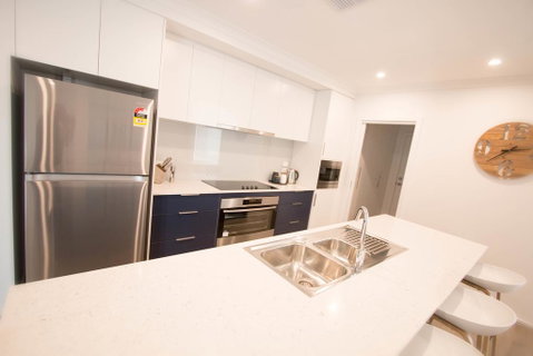 Contemporary Esprit With River Reserve Access - Tourism Caloundra 3