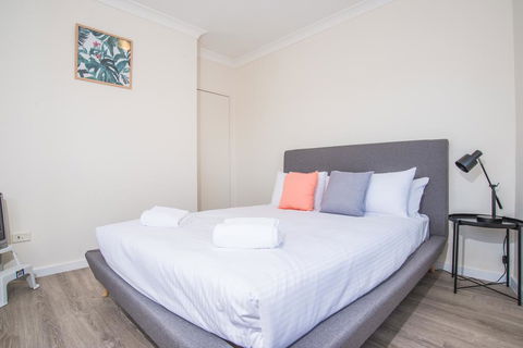 Convenient 2bed Rockdale APT Next To Station&Beach - Tourism Caloundra 2