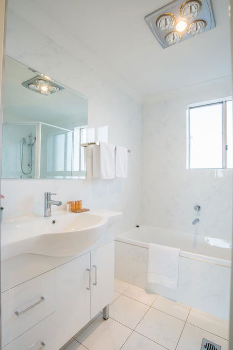 Convenient 2bed Rockdale APT Next To Station&Beach - Tourism Caloundra 3