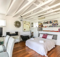 Cool Architect-Designed Studio Close To CBD - Tourism Caloundra