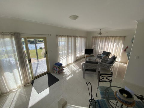 Coorong Getaways - Tourism Caloundra 3