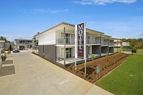 Cooroy Luxury Motel Apartments - Tourism Caloundra 3
