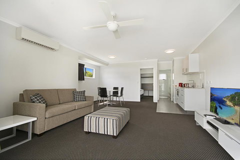 Cooroy Luxury Motel Apartments - Tourism Caloundra 0