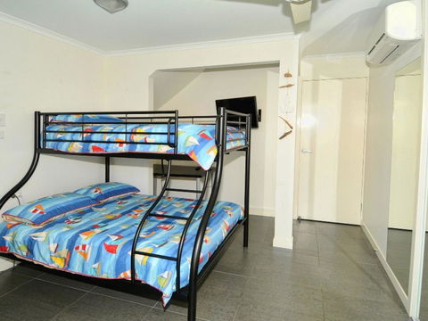 Coorumbong 36 - 6 BDRM Canal Home With Pool - Tourism Caloundra 1