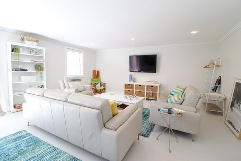 Corella Studio Apartment In Raffetys Resort - Tourism Caloundra 3