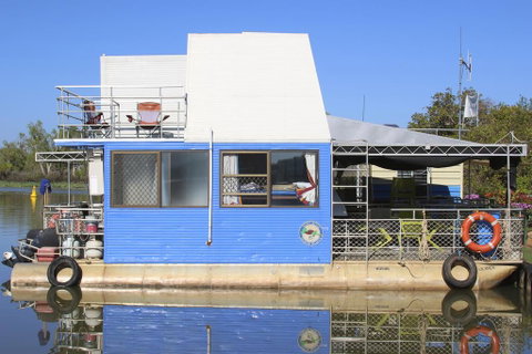 Corroboree Houseboats - Tourism Caloundra 1