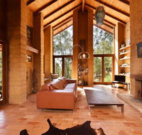 Corymbia Cottage - unique quirky private a guest favourite - Tourism Caloundra