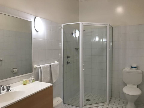 Country Gardens Motor Inn - Tourism Caloundra 1