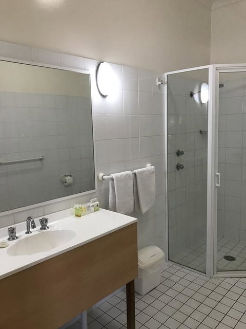 Country Gardens Motor Inn - Tourism Caloundra 2